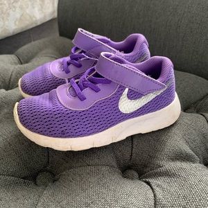 Toddler girls purple Nike shoes